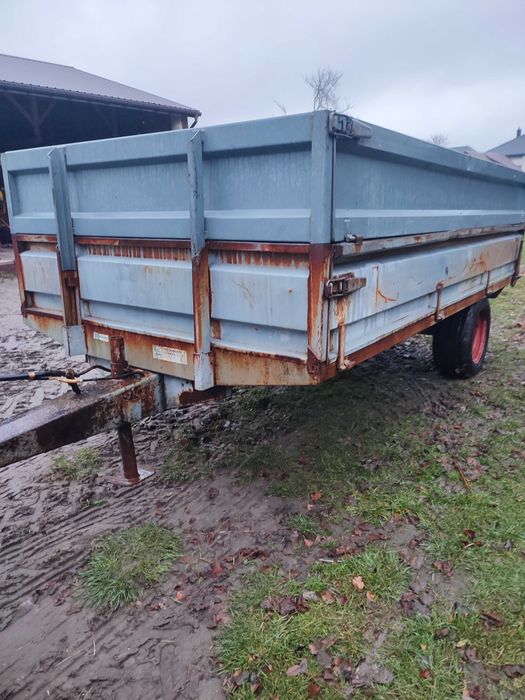 Przyczepa rolnicza wywrotka jednoosiowa