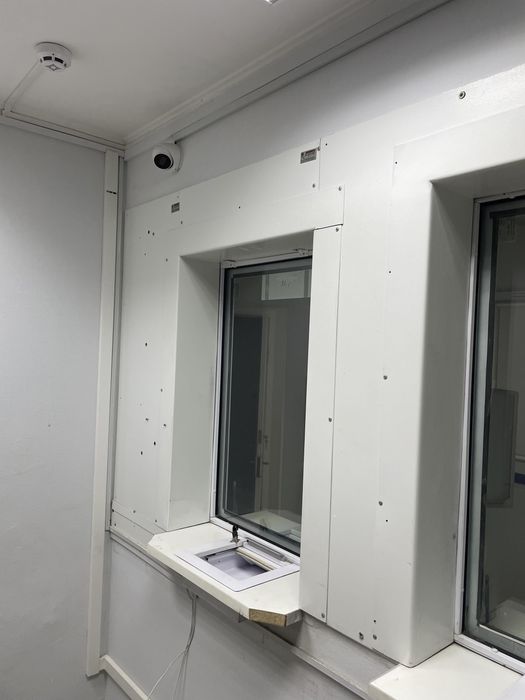 Віконний касовий блок, касова перегородка, вікно броньоване кулетривке