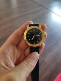 Zegarek złoty na granatowym pasku