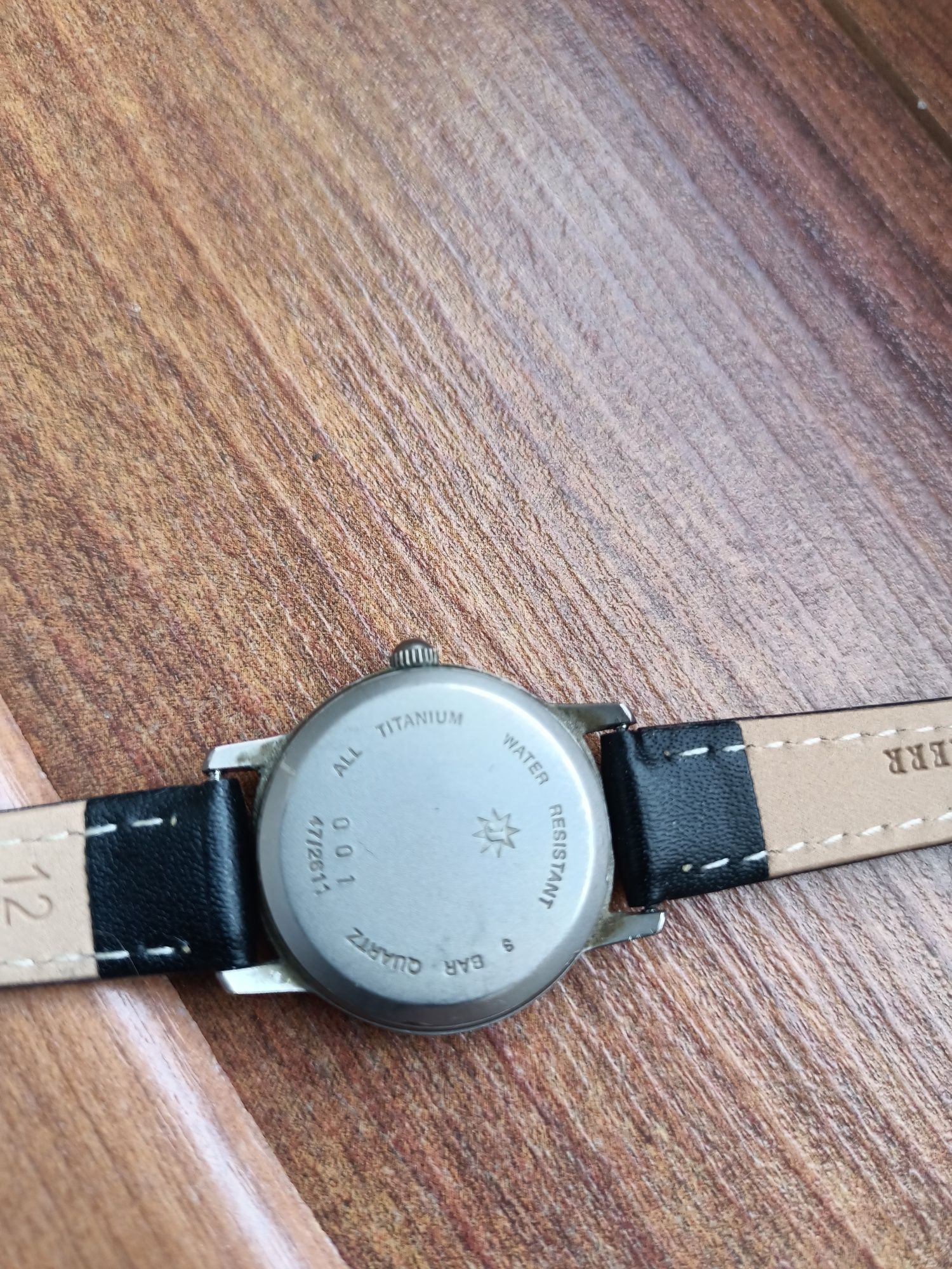 Zegarek damski Junghans tytan