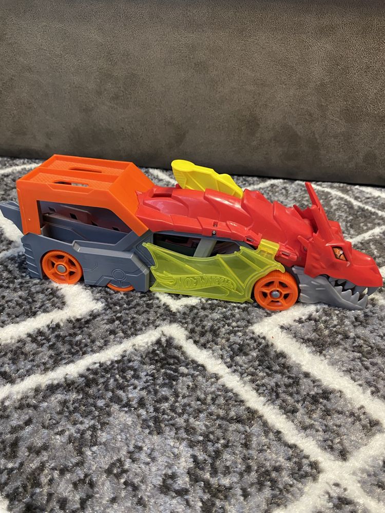 Hot wheels трек  паща дракона
