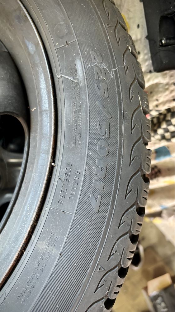Felgi strukturalne 5x115 R17 z oponami zimowymi Dębica i TPSM