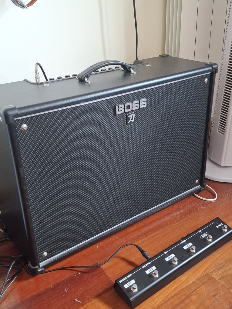 Amplificador Boss Katana 100 2x12