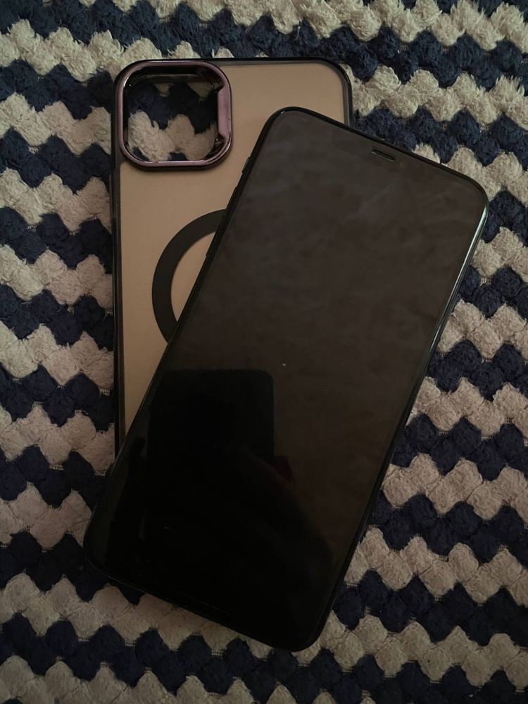 iPhone 11pro max 64gb