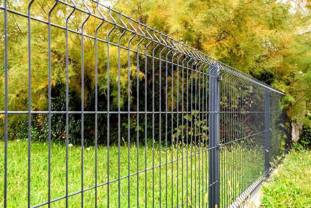 Ogrodzenie panelowe siatki siatka przęsła słupki podmurówka betonowa