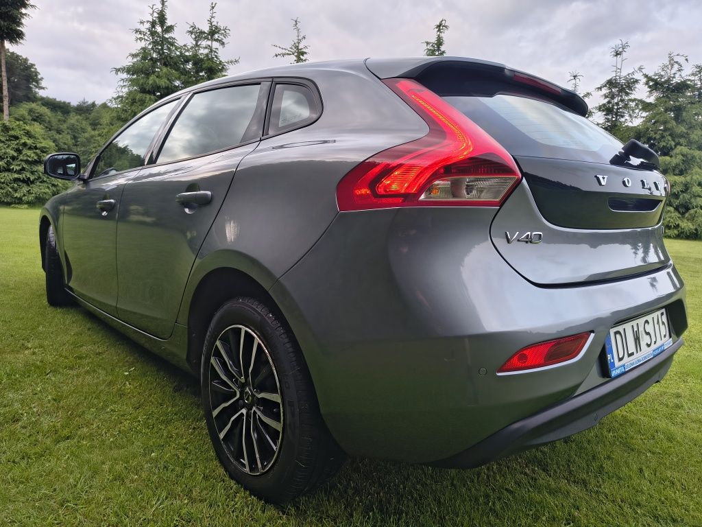 Volvo V40 2.0D D2 /automat/