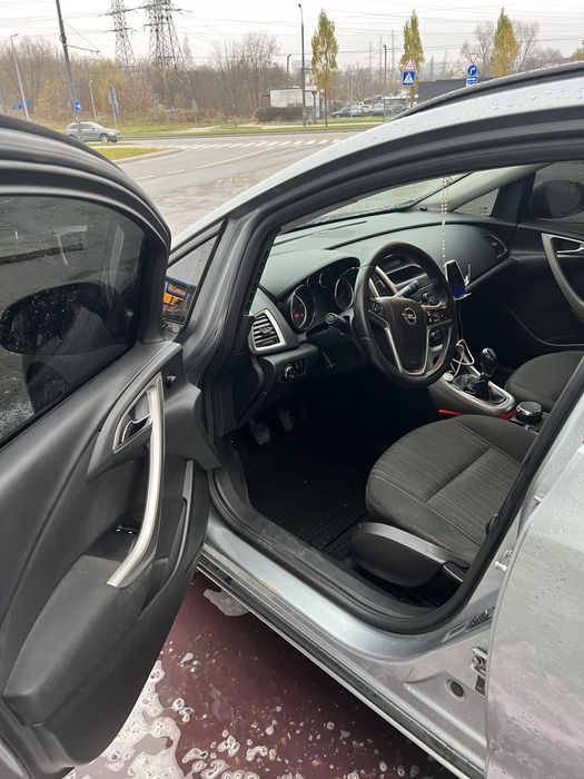 Opel astra j 2011 1.7