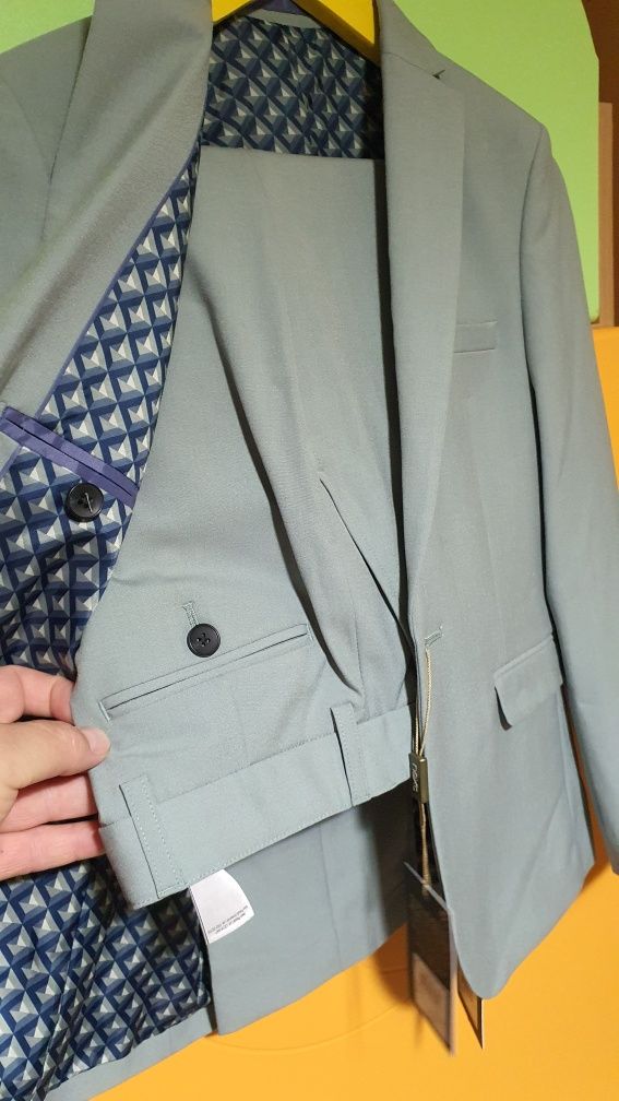 Фірмовий костюм трійка+сорочка+галстук.. Шкільний костюм. Піджак Брюки