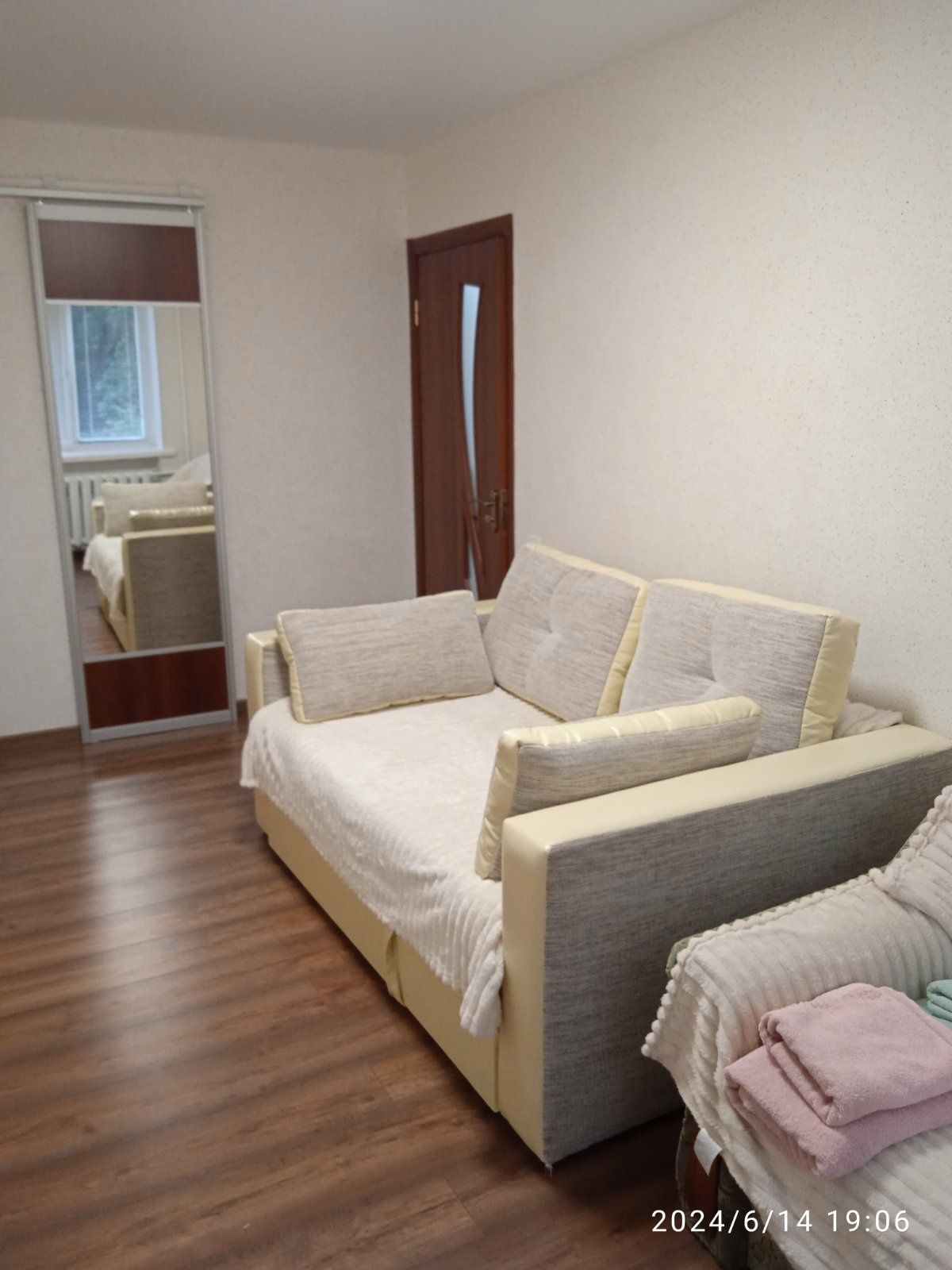 Простора ДВОКІМНАТНА квартира, проспект Миру , документи