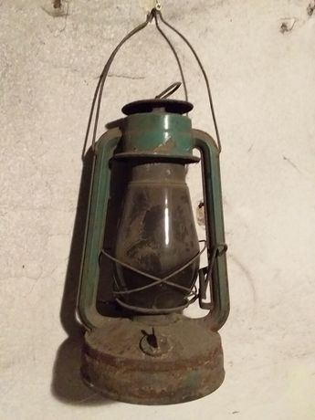 Старовинна лампа на керосін ( гас)