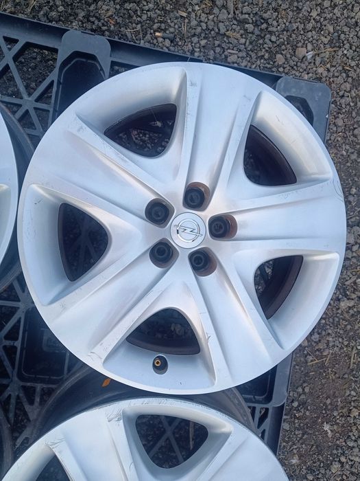 Felgi stalowe strukturalne Opel 17'' 5x105 + kołpaki
