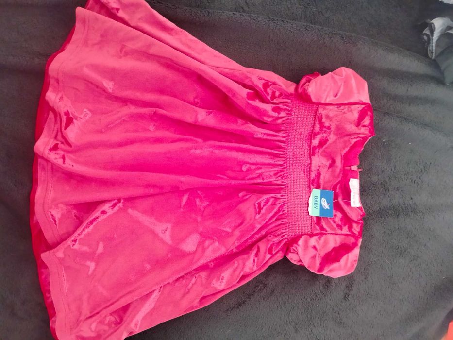 Nowa milutka czerwona sukienka 86