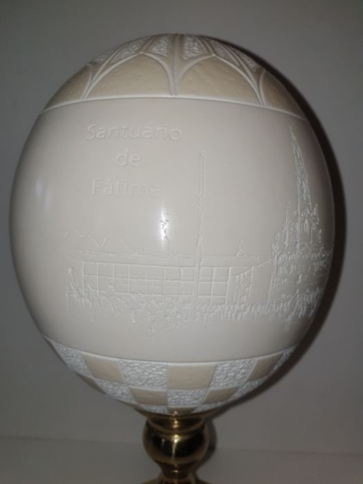 Santuário de Fátima-escultura de Jorge Lamurias em casca de avestruz