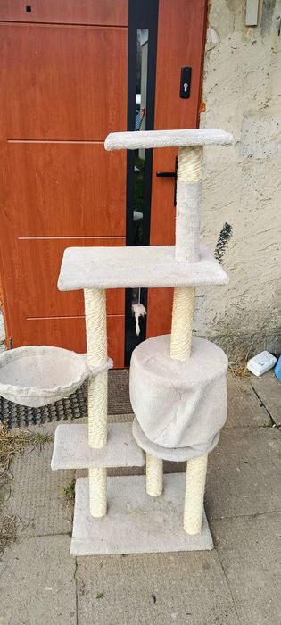 Duży drapak dla kota