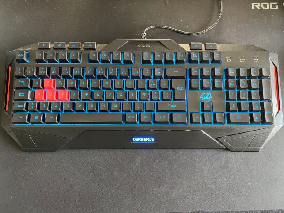 Teclado Gaming ASUS Cerberus MKII versão RGB semi mecânico