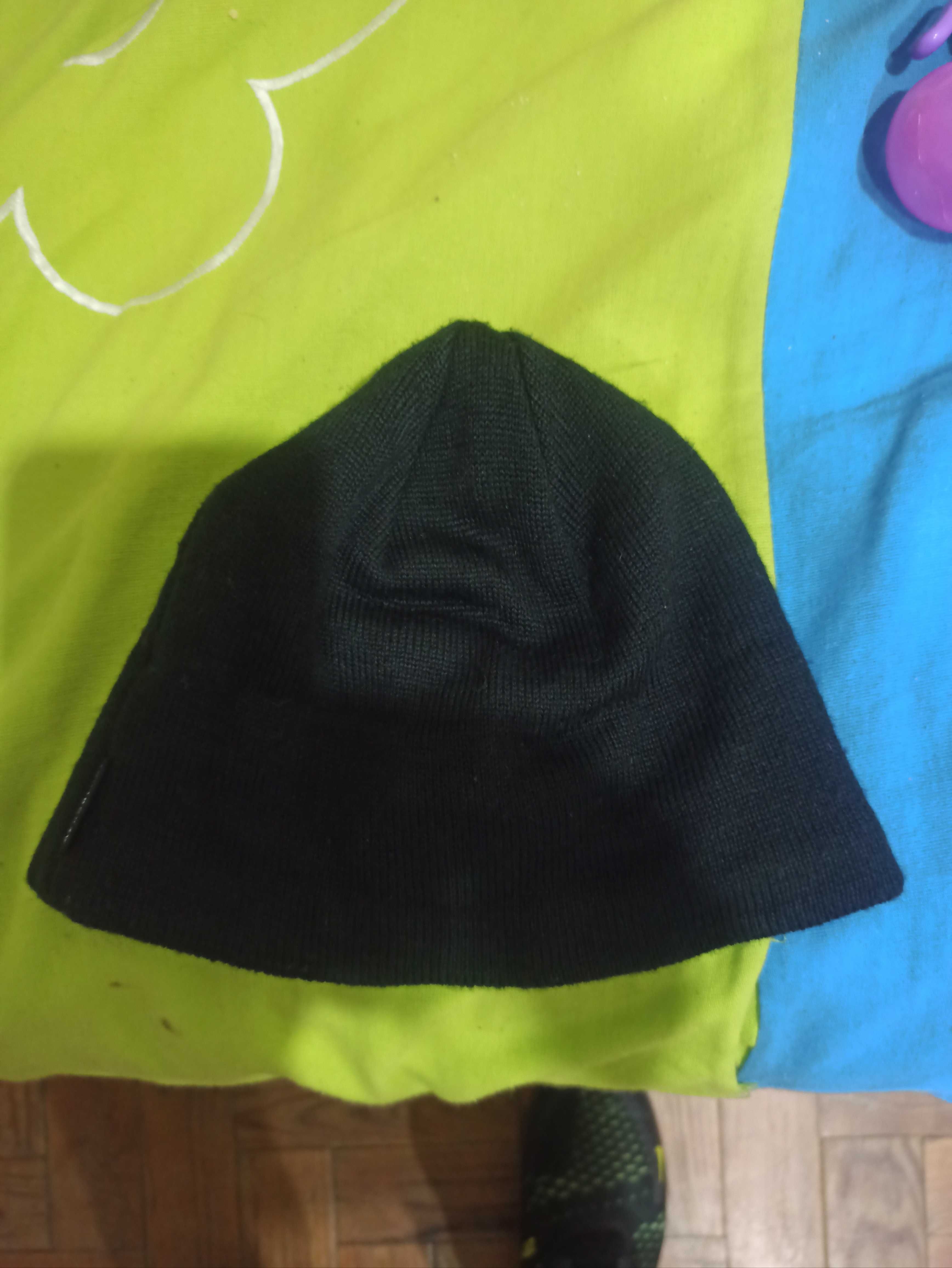 Gorro Adidas original pouco uso