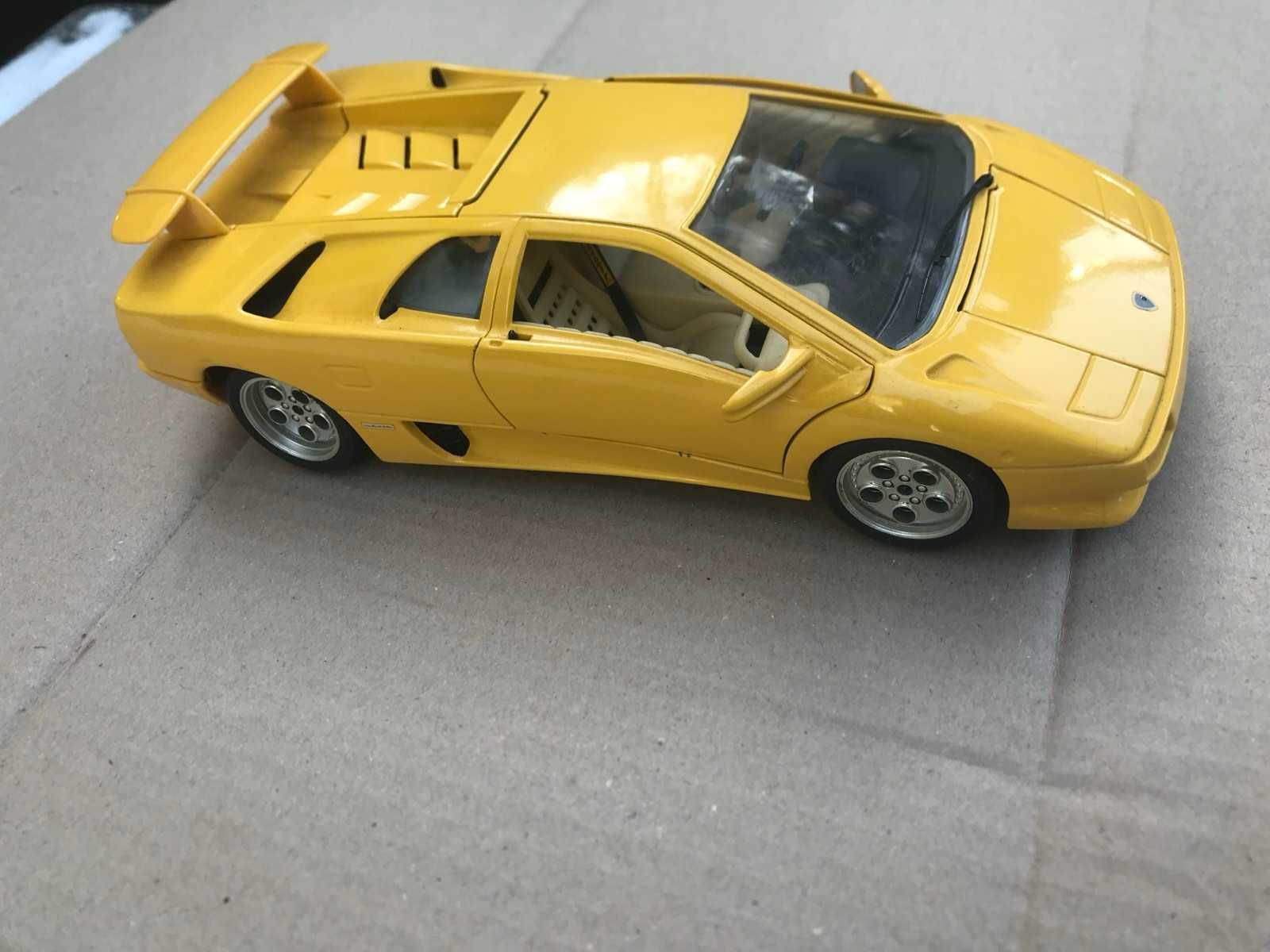 Колекційні моделі 1:18