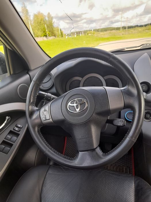 Продам авто в хорошому стані детально за номером телефону