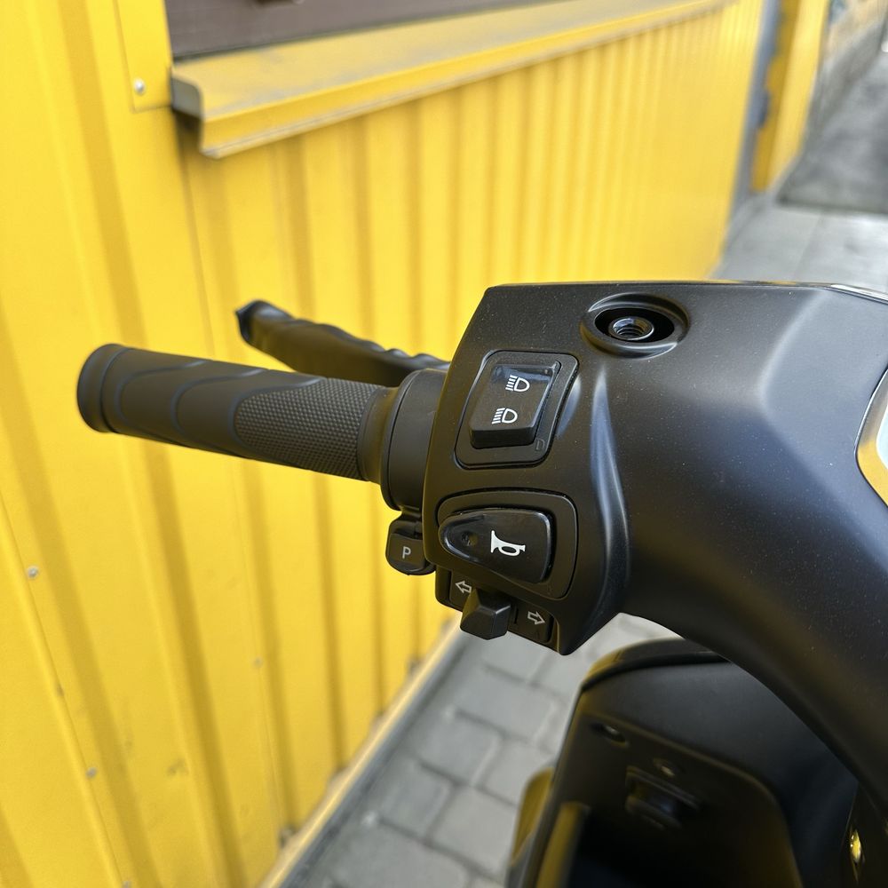 Новий електроскутер Yadea T9 2500W 72V20Ah електричний скутер