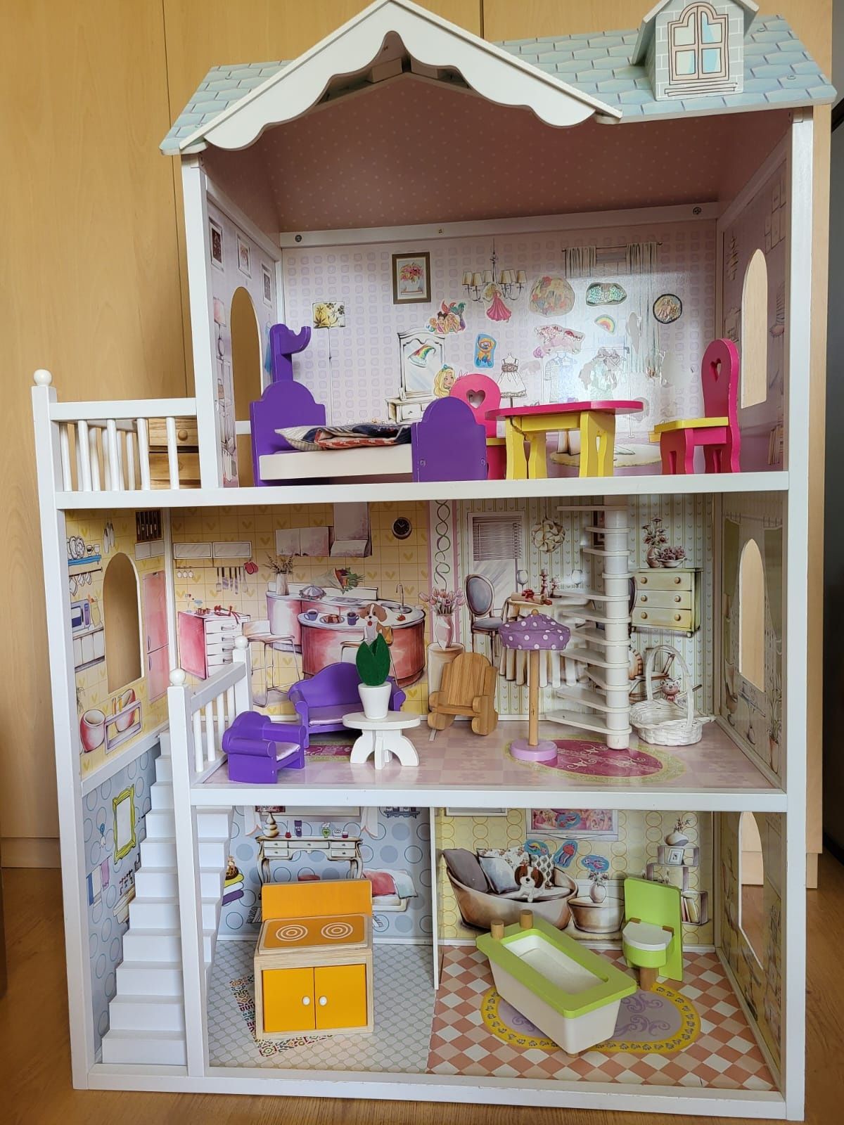 Drewniany duży domek dla lalek typu barbie