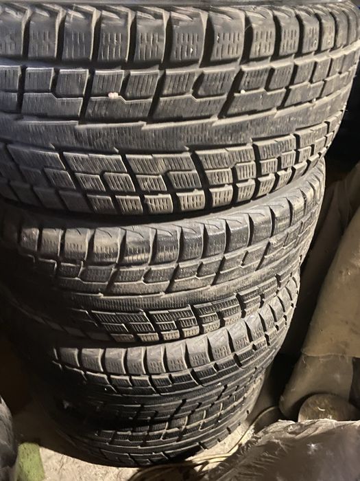 Продам шини Yokohama 235/60 r18