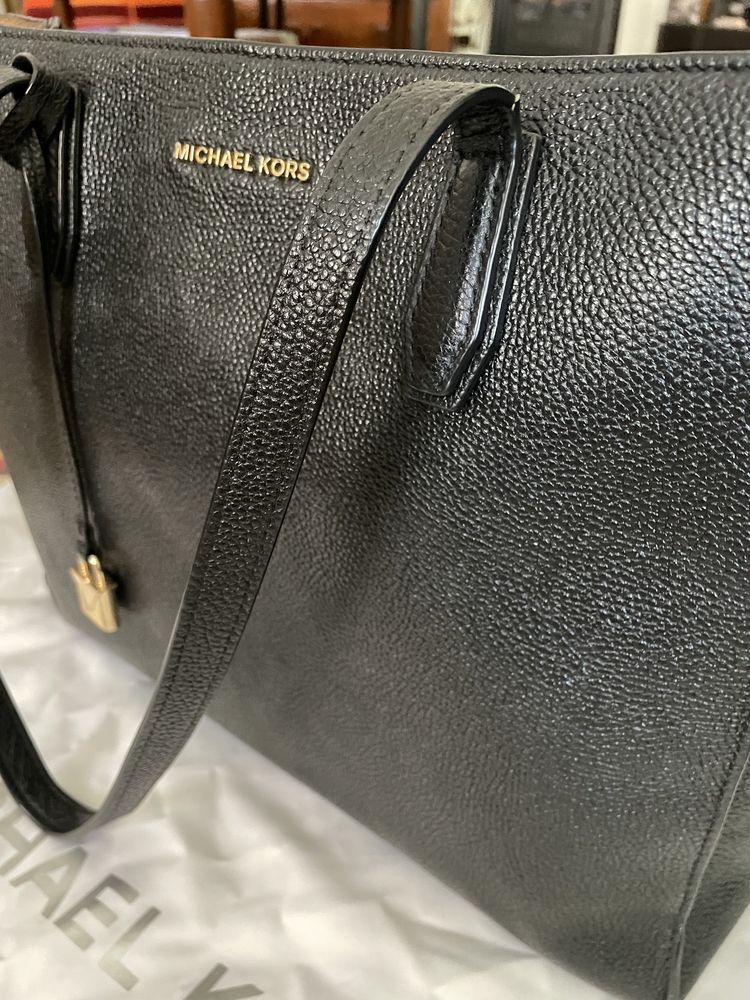 Mala Michael Kors preta