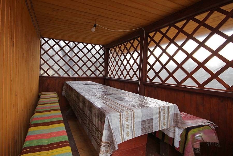 Відпочинок в Яблуниці біля Буковеля  з видом на Говерлу і Петрос