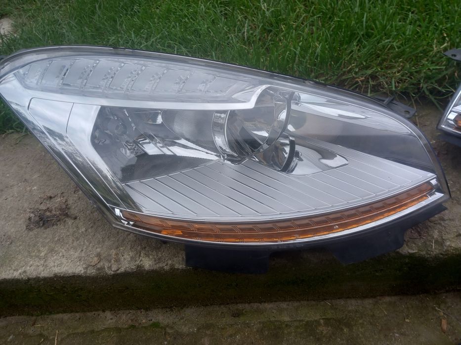 Lampy przód citroen c4 grand picasso