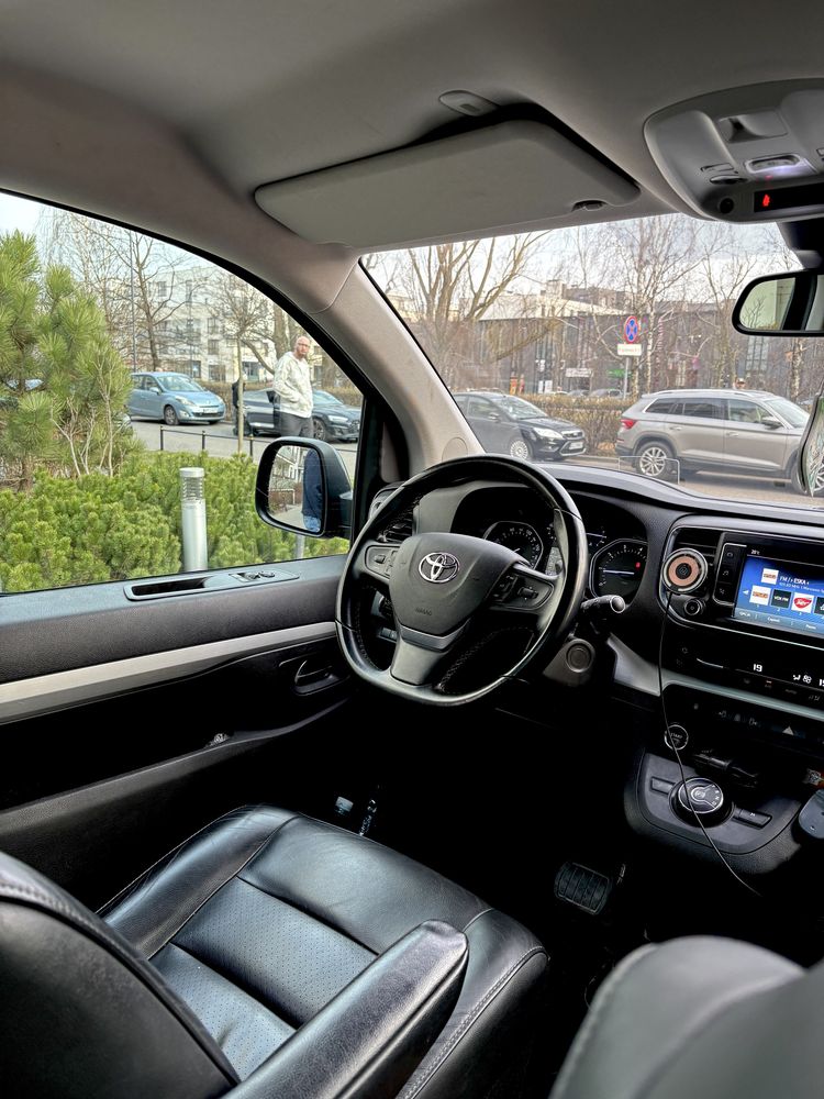 Toyota ProAce Komfortowy Van Wynajem