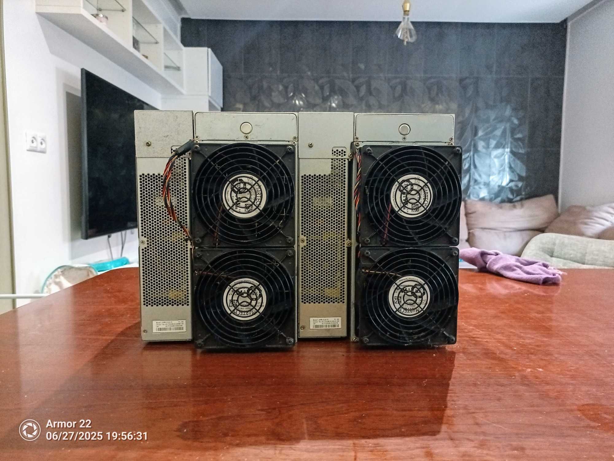 Máquinas de Bitcoin ANTMINER S19_90T (x2)