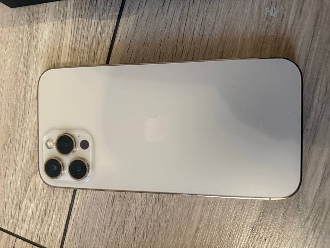 Продам IPhone 12 pro max 256
