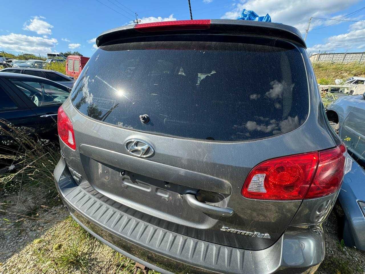 Кришка Багажника в зборі зі склом до Hyundai Santa Fe 2008