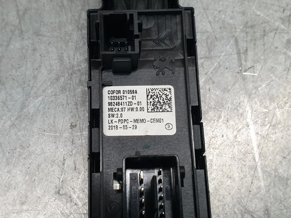 Comando / botão / interruptor vidros frente esquerdo PEUGEOT 3008 II (