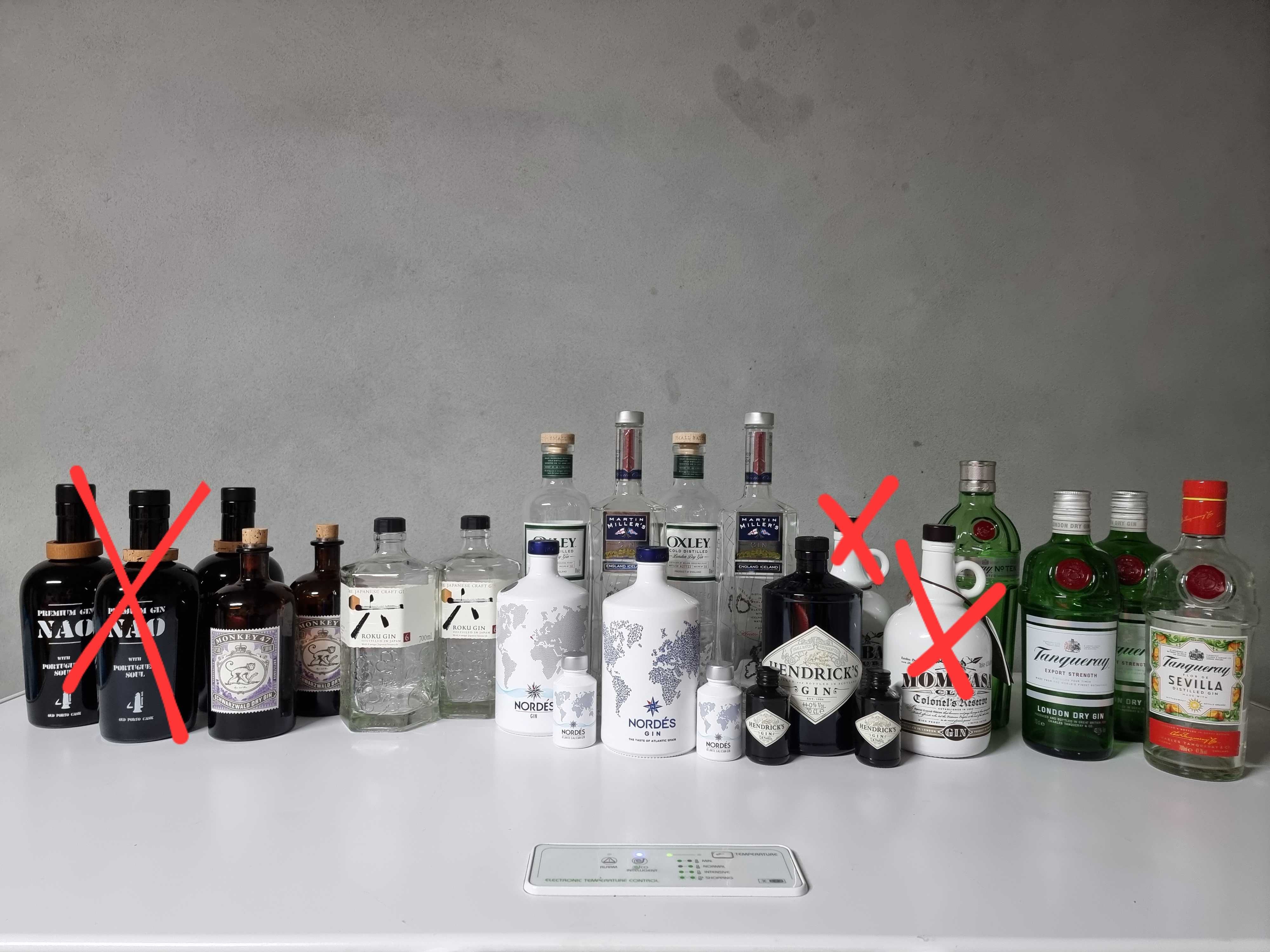 Lote de Garrafas Vazias, Gin, Absolut Vodka, Patrón Tequila, Rum