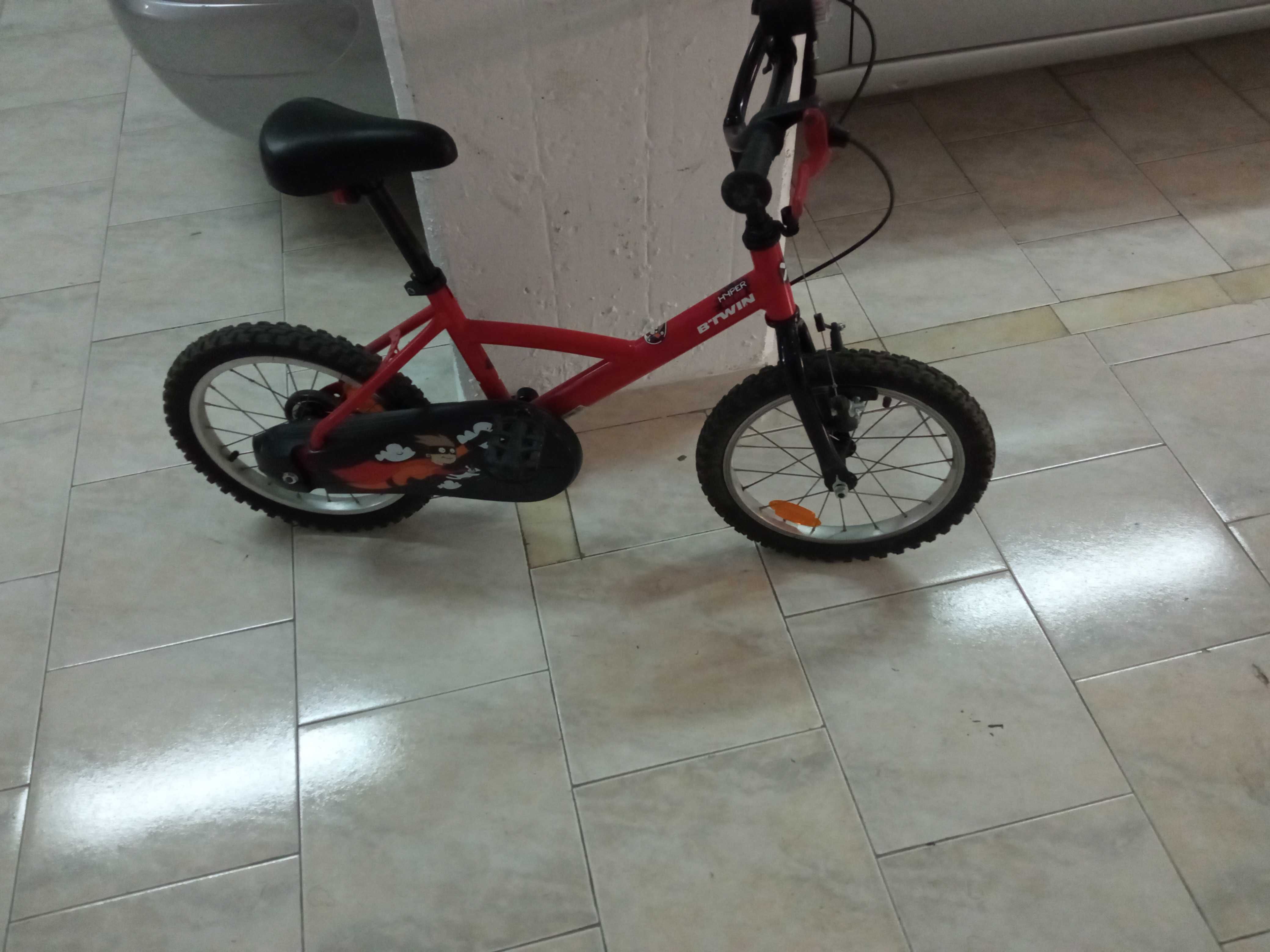 Bicicleta criança btwin excelente estado