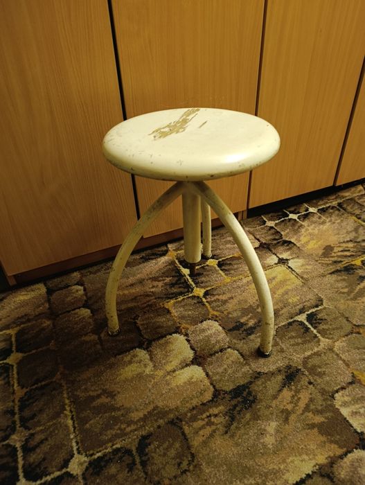 Stołek lekarski obrotowy z PRL