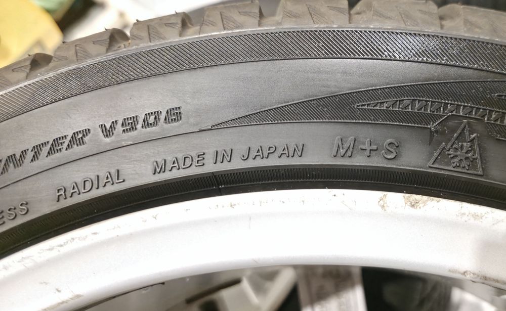 Opony zimowe Yokohama 7,5mm 24r // Felgi vw 18 cali