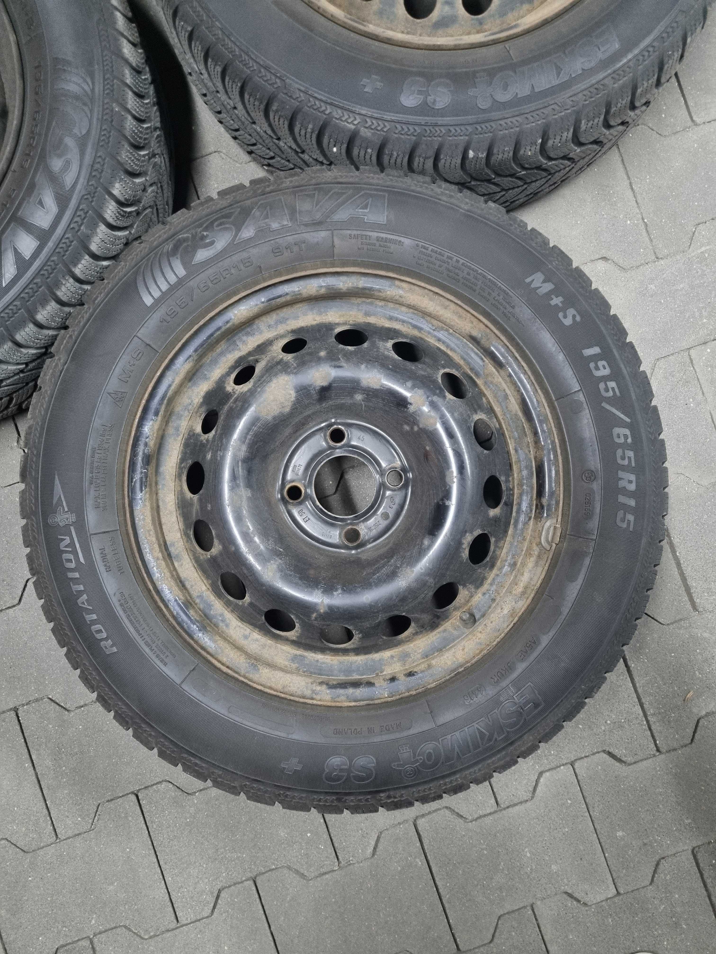 Opony zimowe Sava 195/65 R15 + felgi stalowe