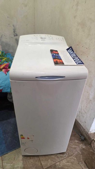 Горизонтальная стиральная машина Whirlpool. рабочая не ржавая.5 кг.