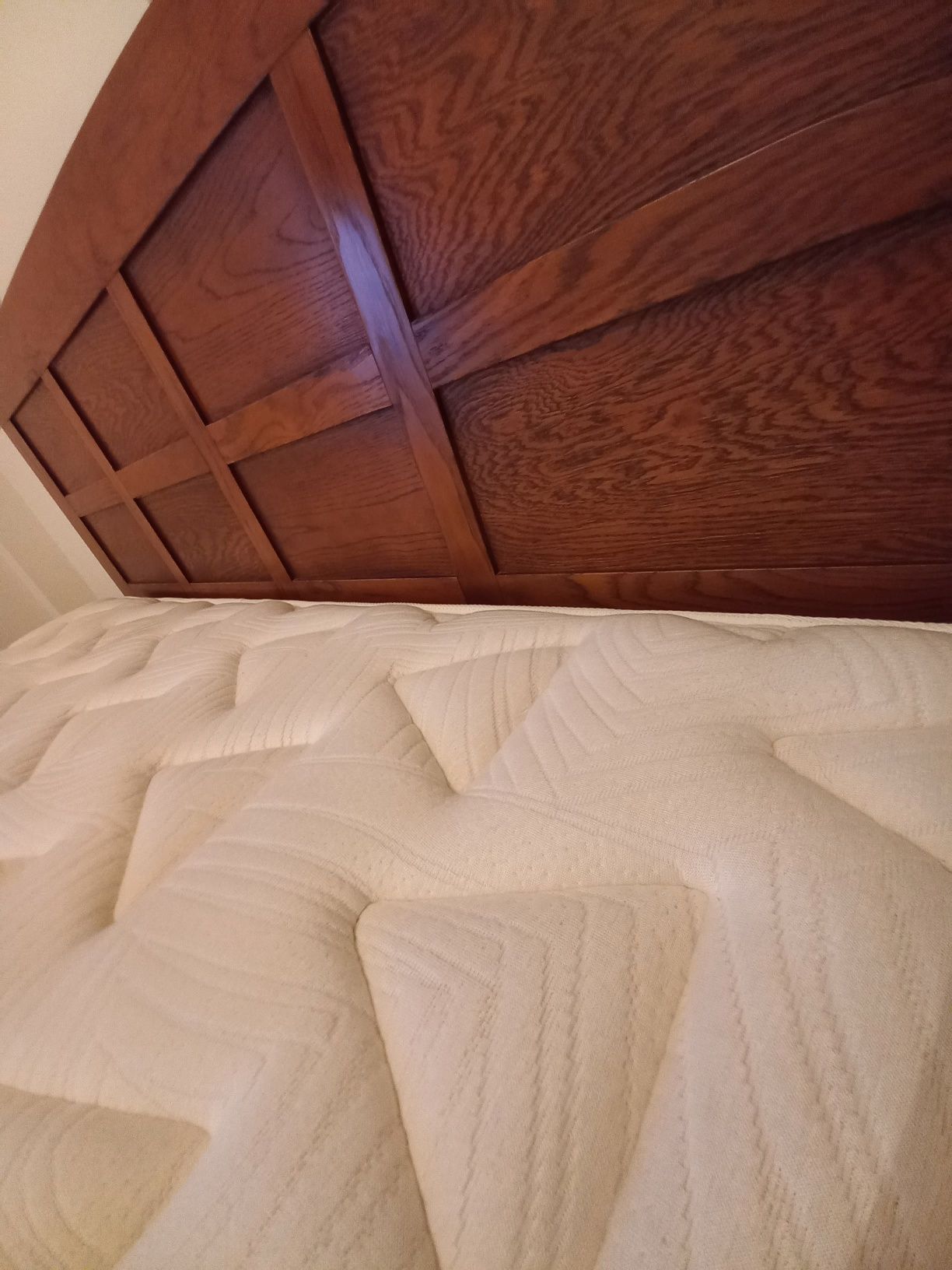 Cama de casal com colchão