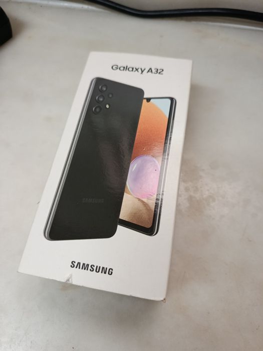 Vendo Samsung A32 estado usado mas impecável