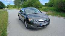 Opel Astra Opel Astra J B+G 2010r.