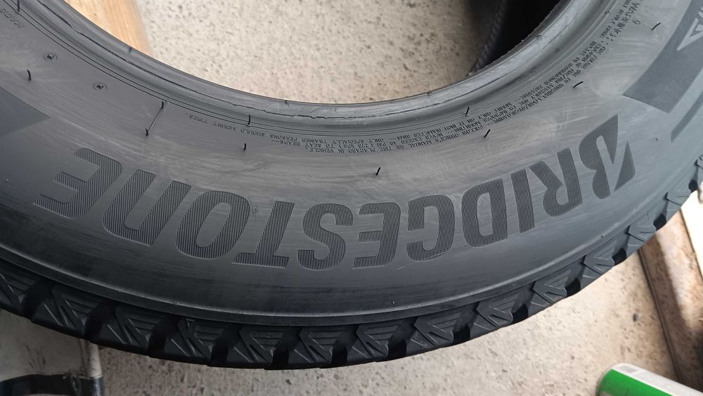245/65/17 Bridgestone blizzak dm-v3