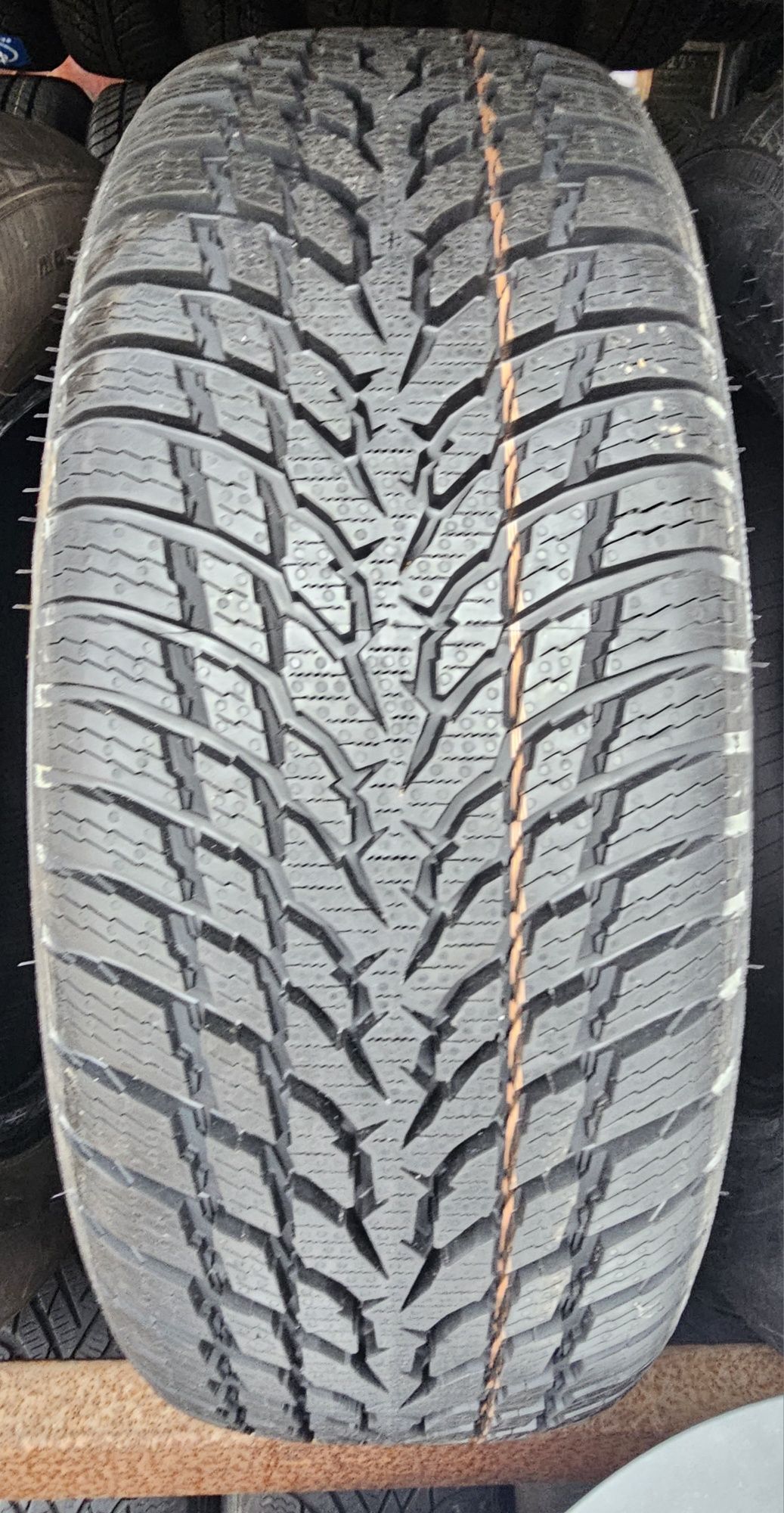 205/70R15 Nokian WR Snowproof Zima