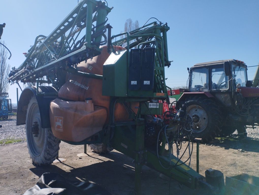 Причіпний обприскувач Amazone-24 UX 3200