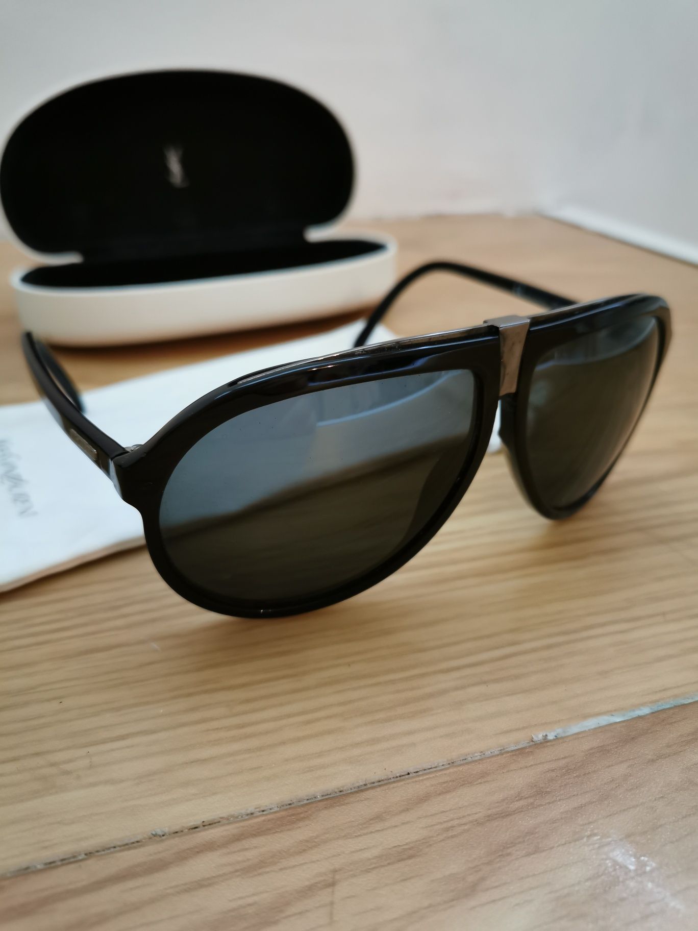 Óculos de sol Yves Saint Laurent