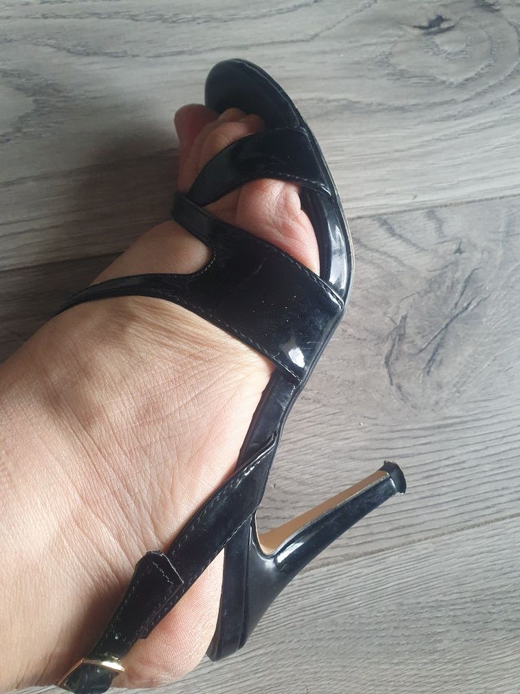 Szpilki letnie, sandały na obcasie