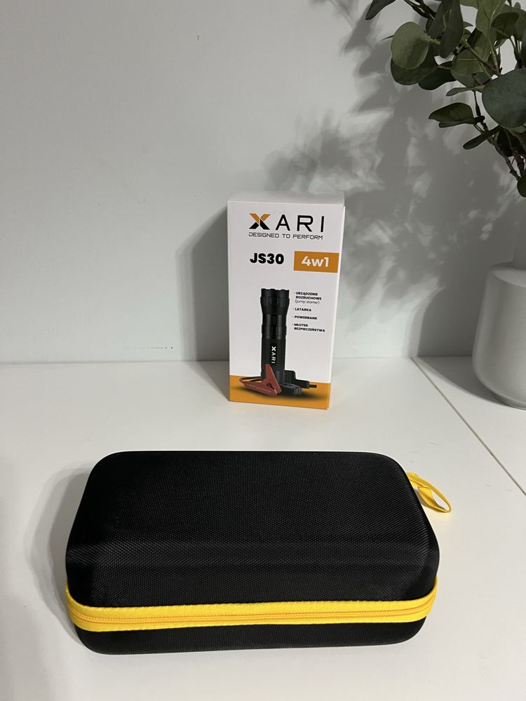 Xari JS30 4 w 1 urządzenie rozruchowe, starter, latarka, powerbank, mł