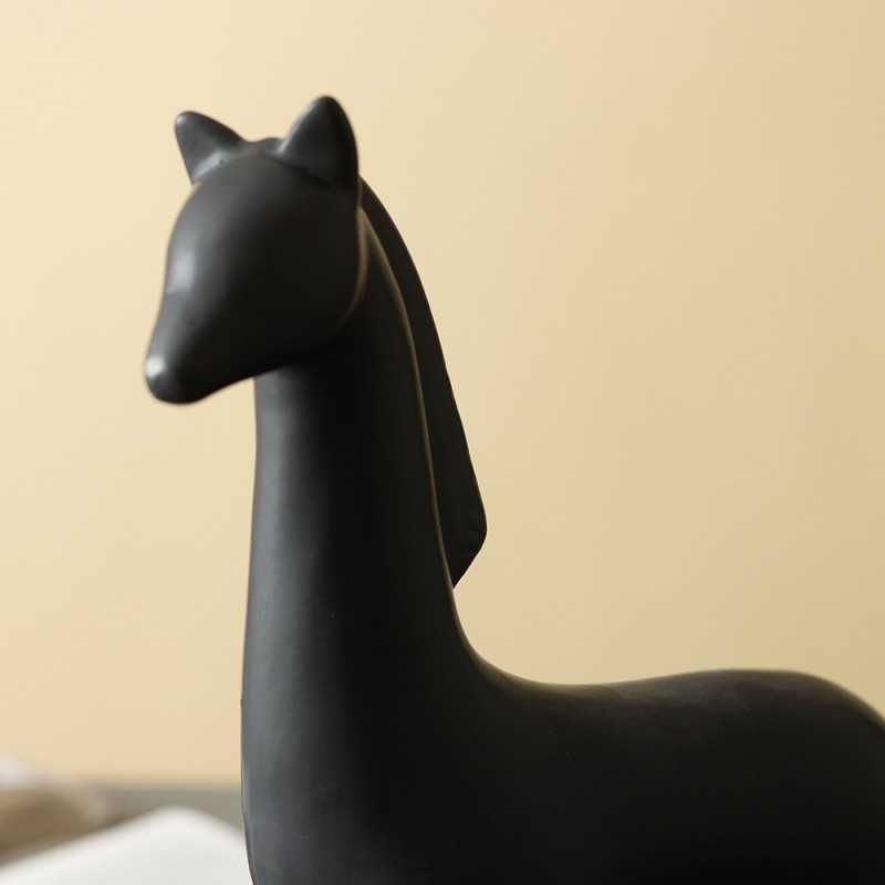 Figurka koń ceramiczny czarny mat 26cm