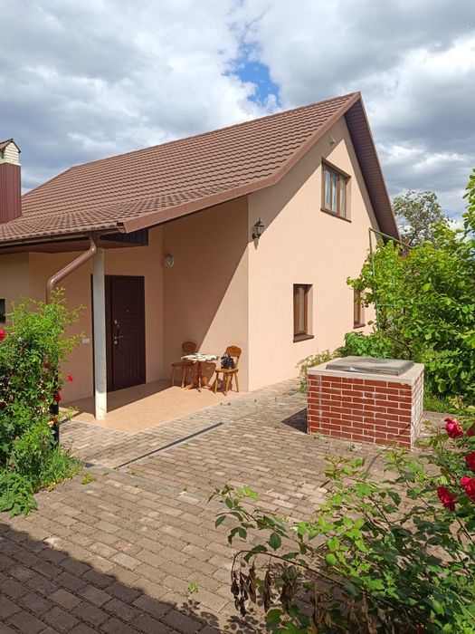 Подобова оренда будинку